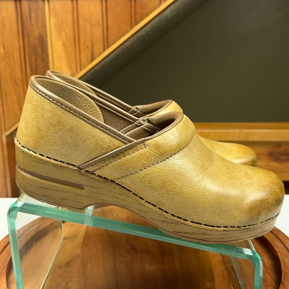 Dansko Professional Clogs Womens 40 Tan Leather Comfort Work Shoes - Picture 6 of 15